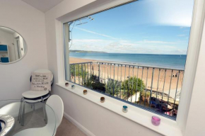 Gone to the Beach - Sea Views Direct Beach Access